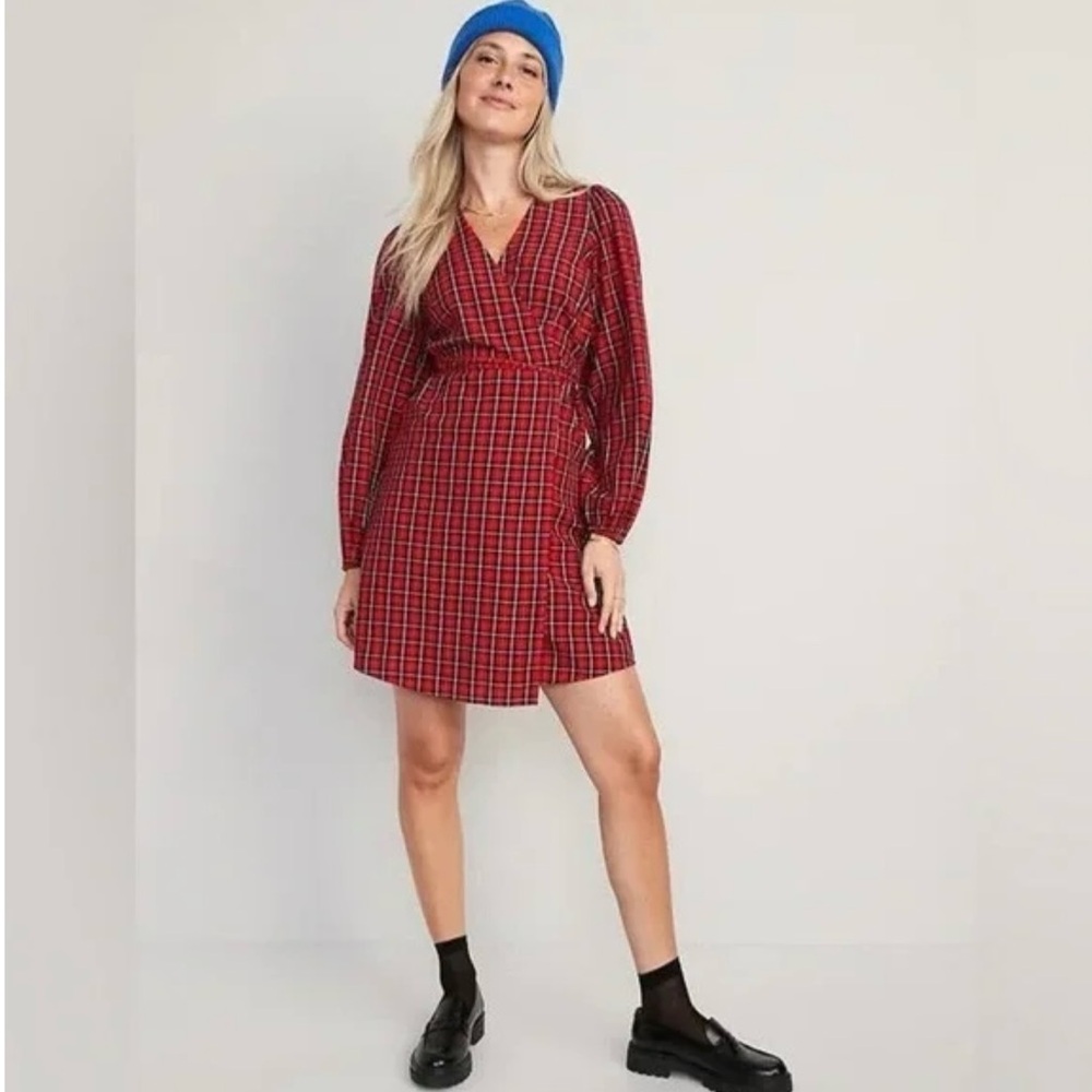 Old Navy Puff-Sleeve Plaid Seersucker Wrap Dress